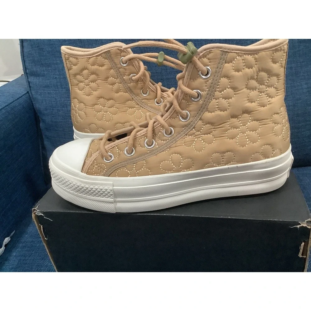 Converse Chuck Taylor All Star Lift Hi Platform Sneaker Size 7 A08721C
